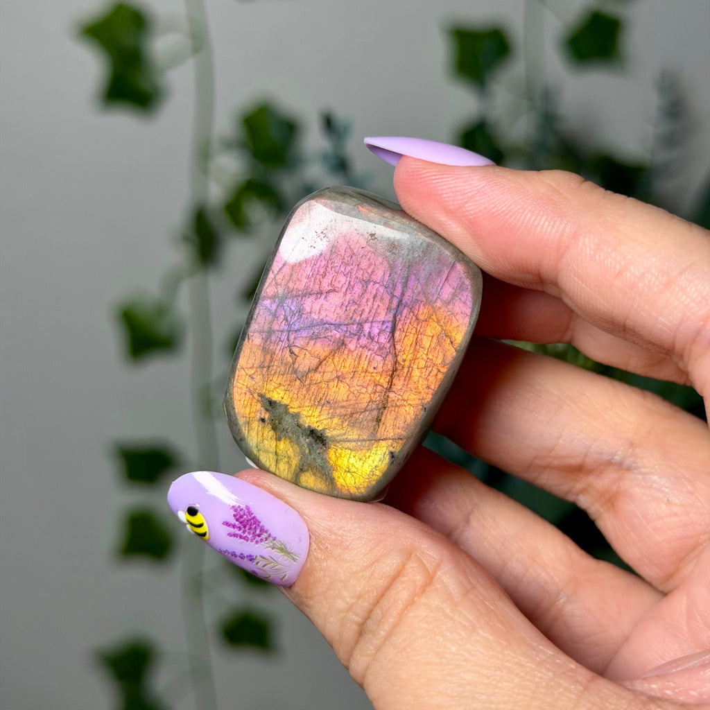 Sunset Labradorite 8A