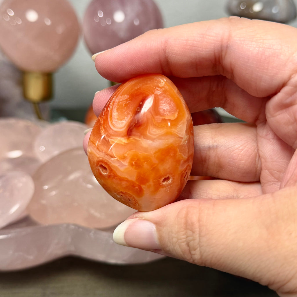 Carnelian Palm Stone 10a