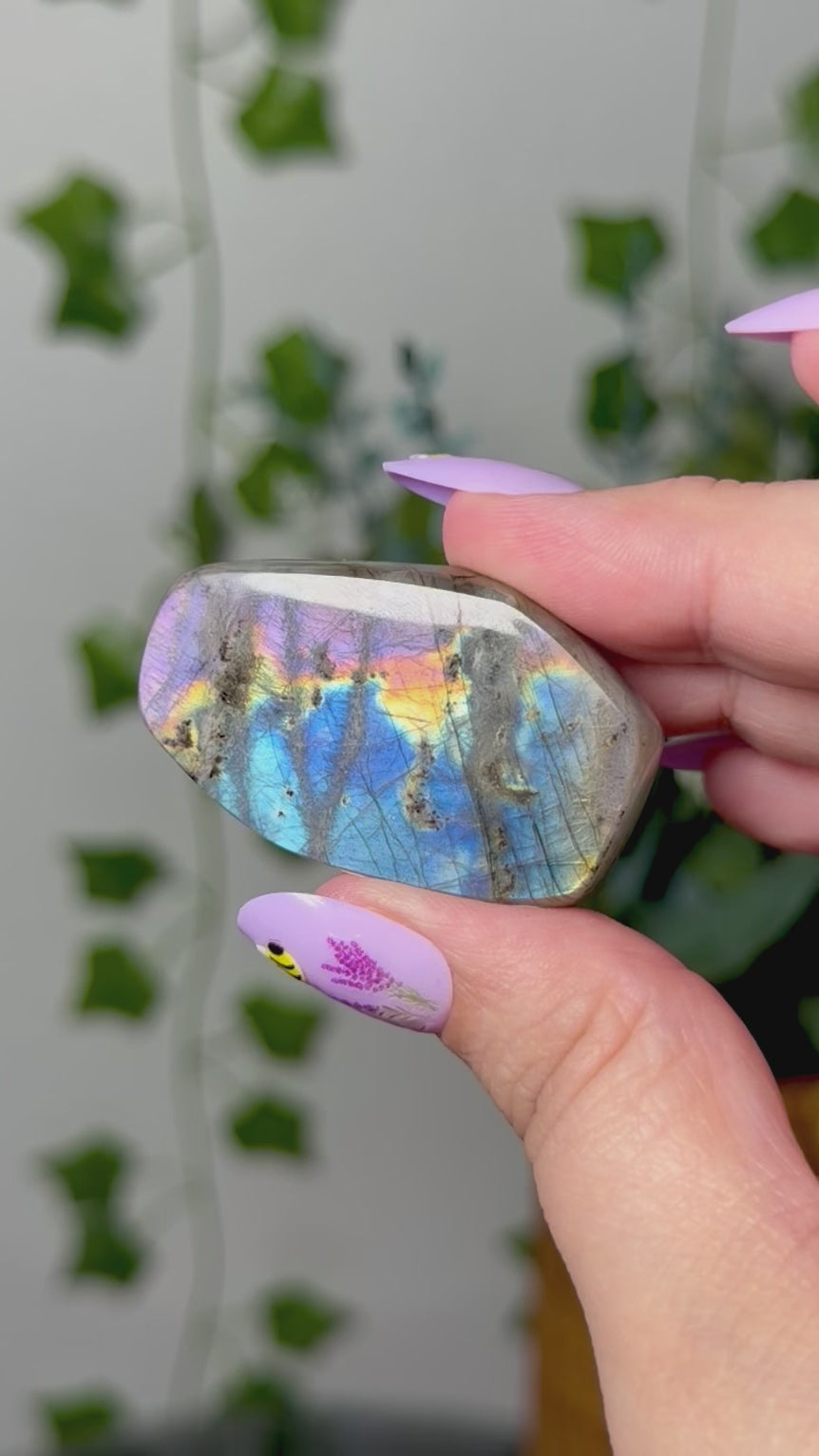 Mini Rainbow Labradorite 6D