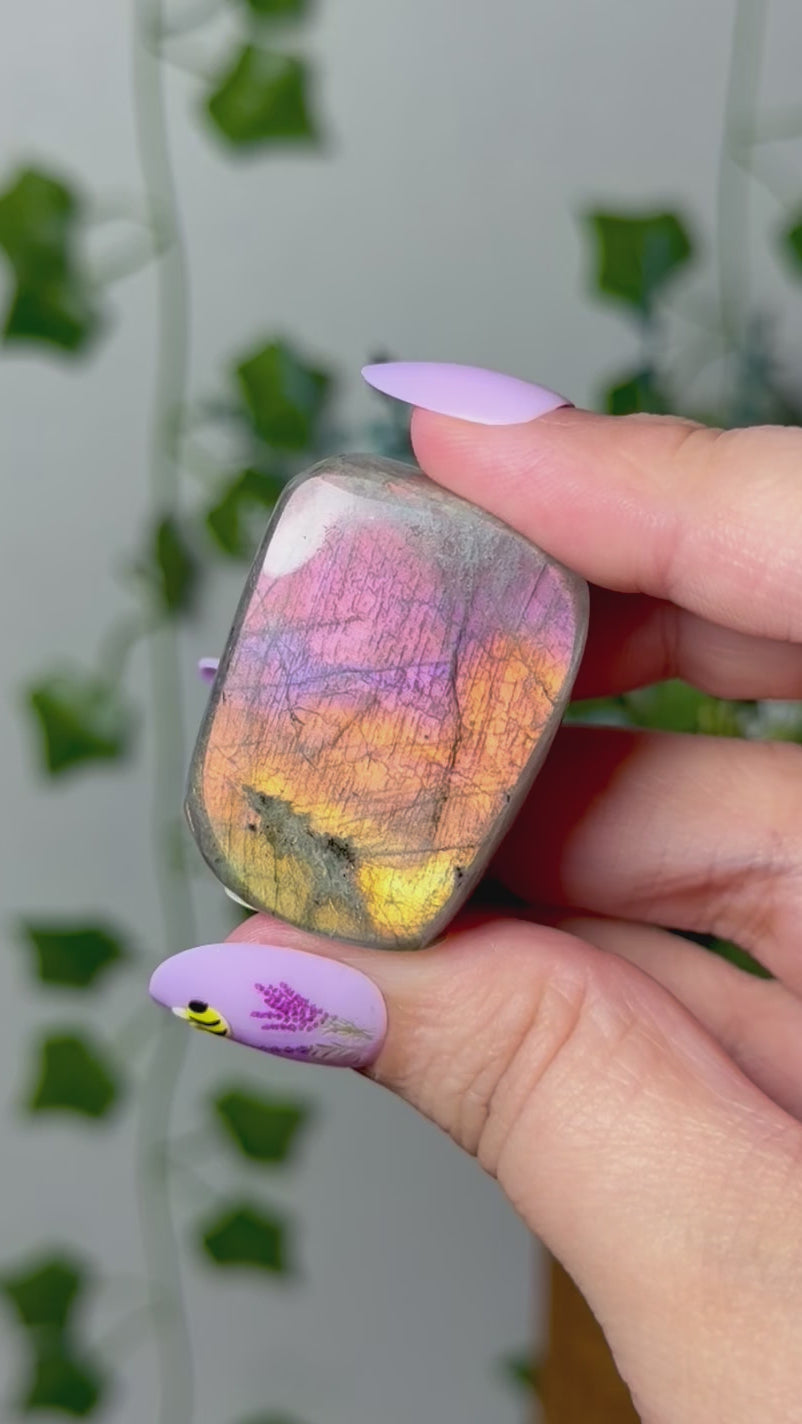 Sunset Labradorite 8A
