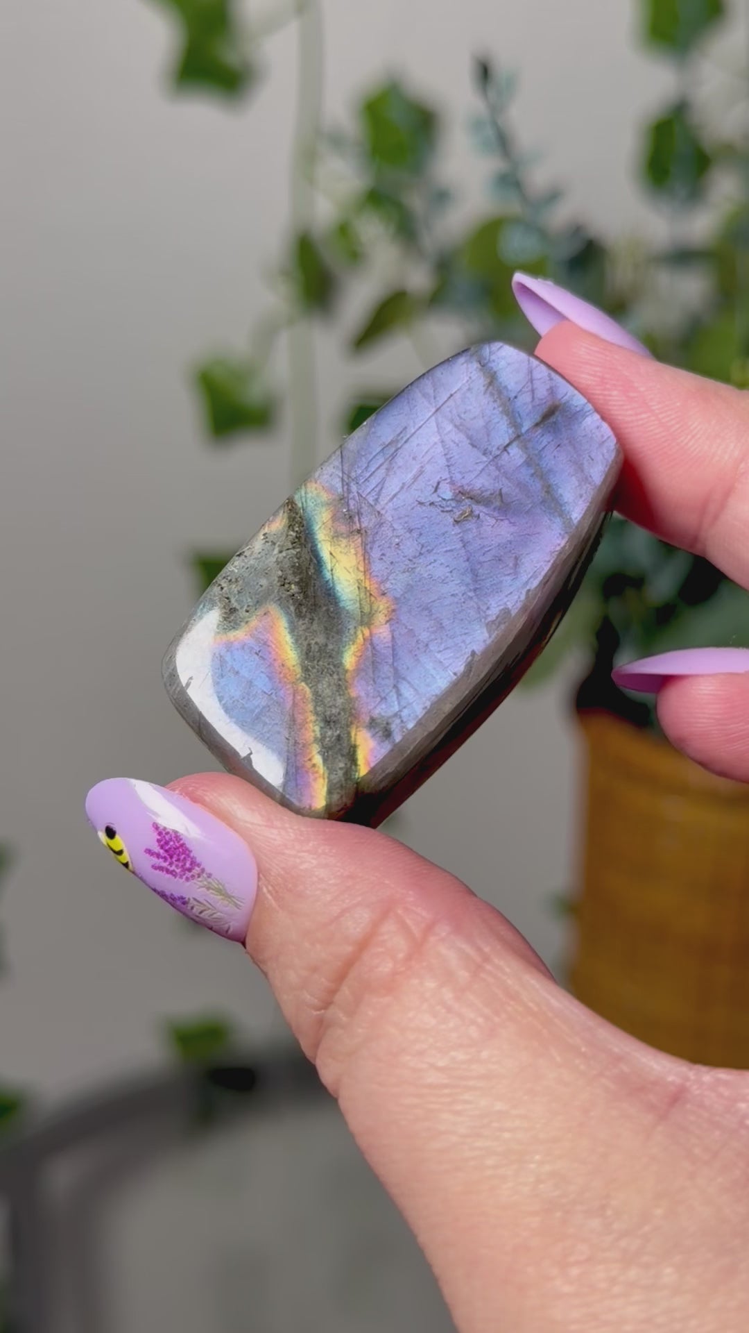Pastel Purple Labradorite 10A